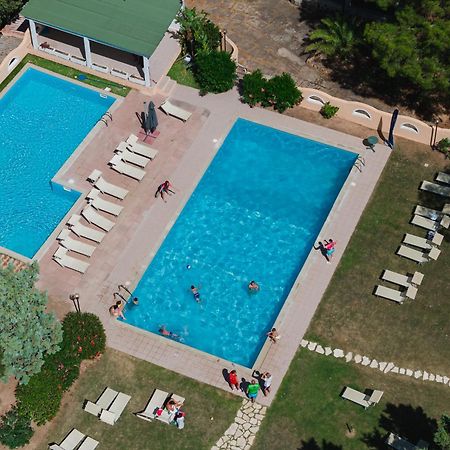 Отель Amareclub Rocca Dorada Санта-Маргерита-ди-Пула Экстерьер фото