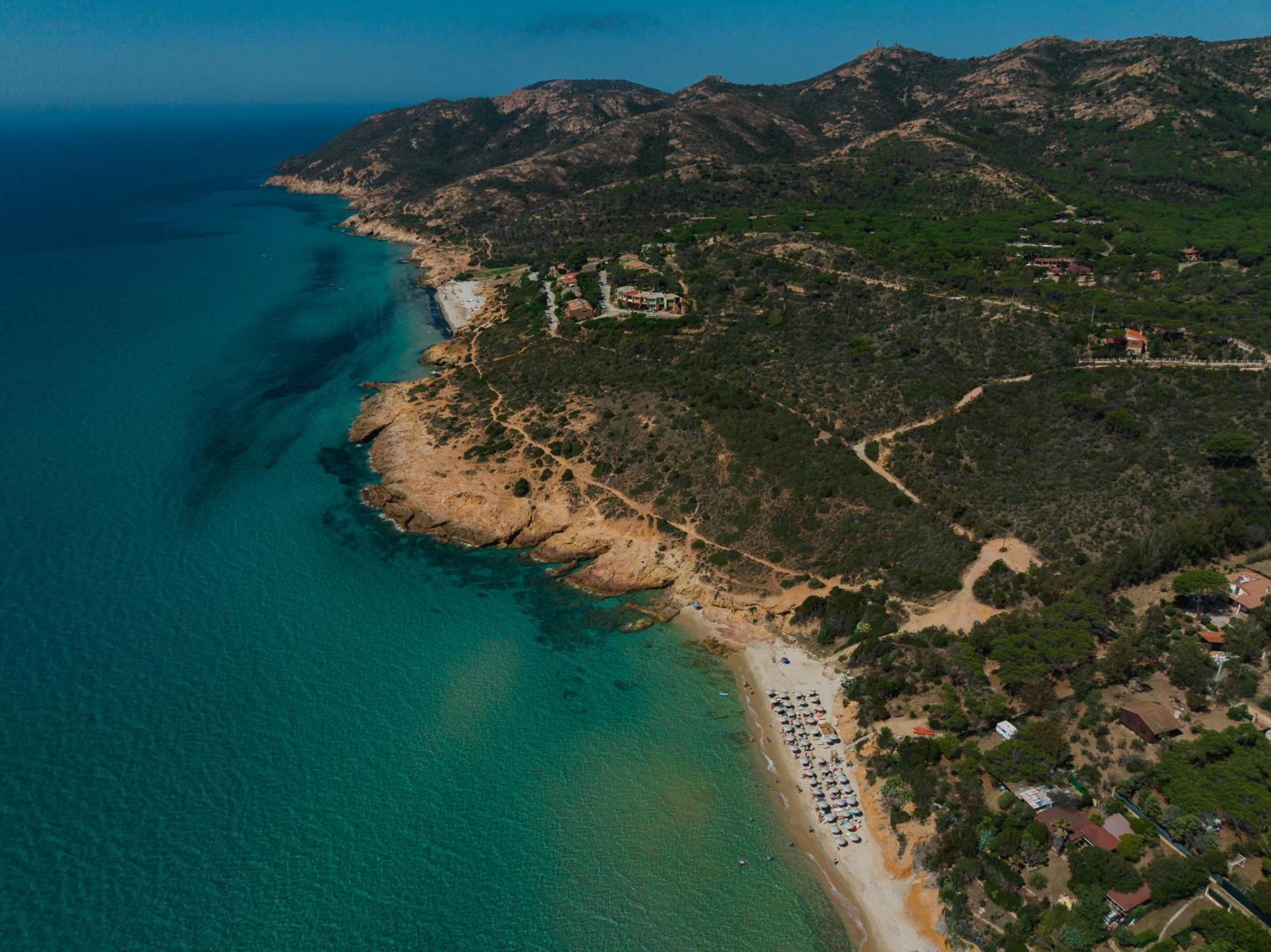 Отель Amareclub Rocca Dorada Санта-Маргерита-ди-Пула Экстерьер фото