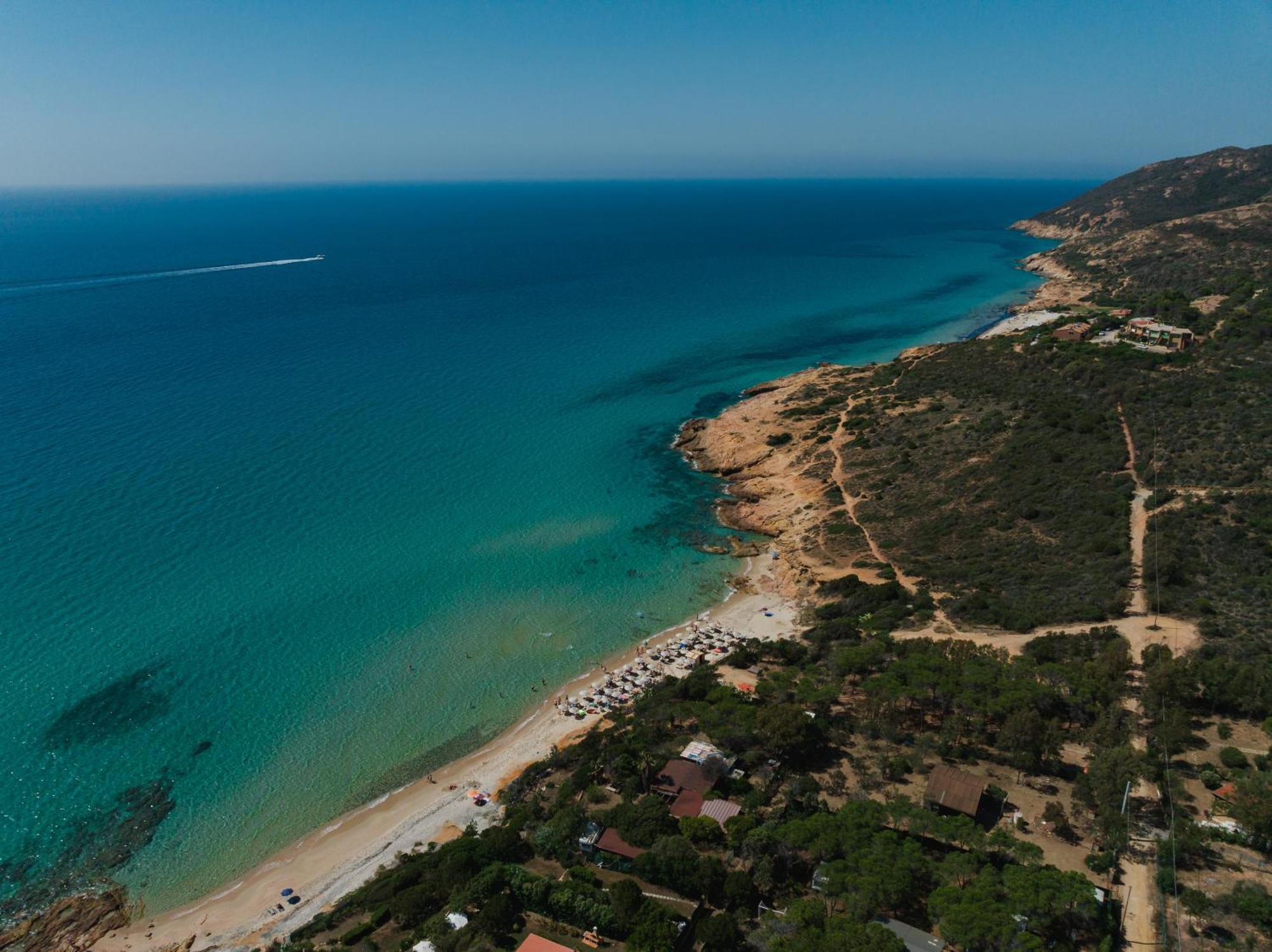 Отель Amareclub Rocca Dorada Санта-Маргерита-ди-Пула Экстерьер фото